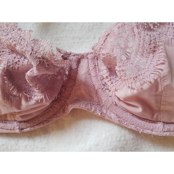 Victoria's Secret Push Up Without Padding Bra - Picture 4 of 11